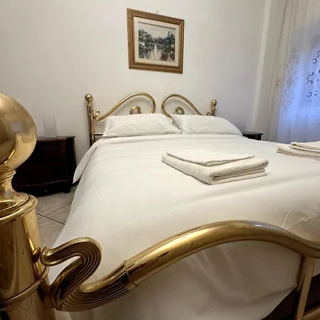 Tranquillo Stazione Serenissima, 2 Stanze Private E Cucina Condivisa Con L'host Habitación en casa particular