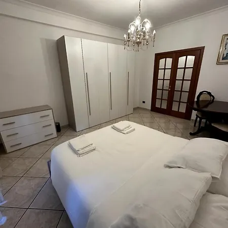 Habitación en casa particular Tranquillo Stazione Serenissima, 2 Stanze Private E Cucina Condivisa Con L'host Roma